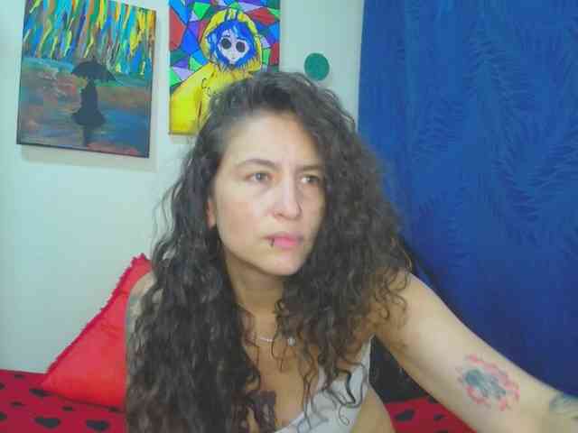 leyla-hot webcam