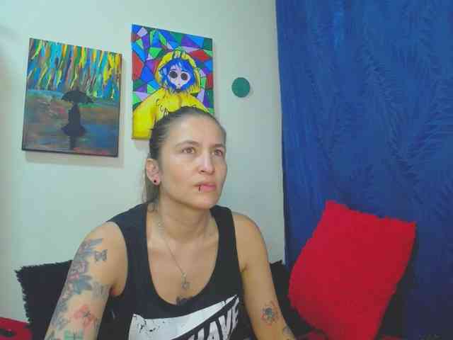 leyla-hot webcam