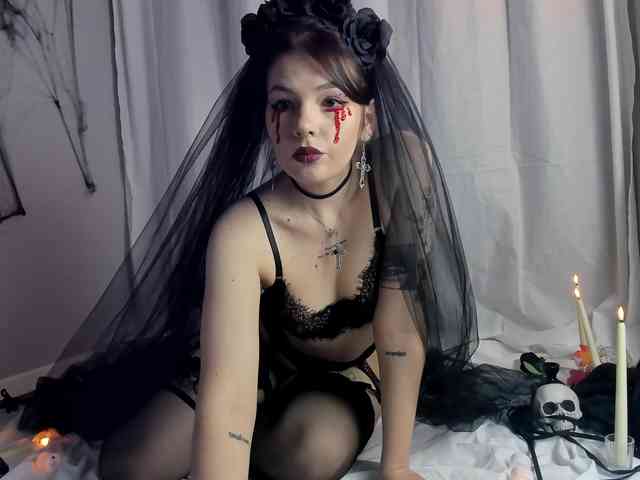 Anna-Darkness webcam