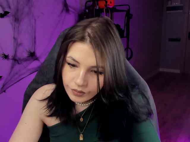 Anna-Darkness webcam