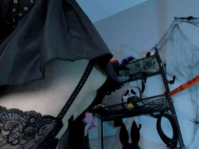 Anna-Darkness webcam