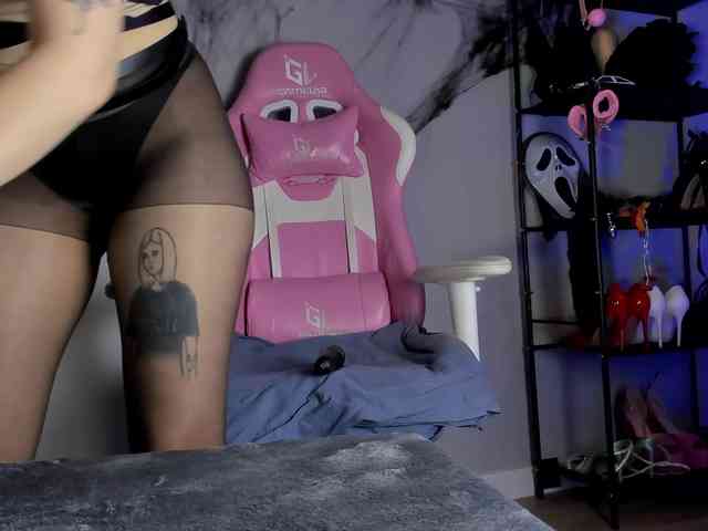 Anna-Darkness webcam