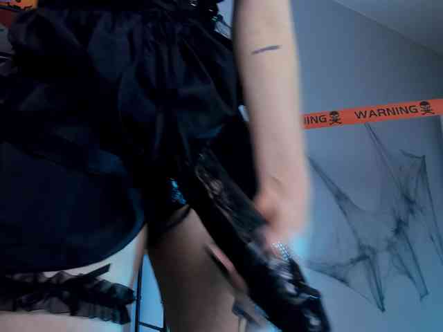 Anna-Darkness webcam