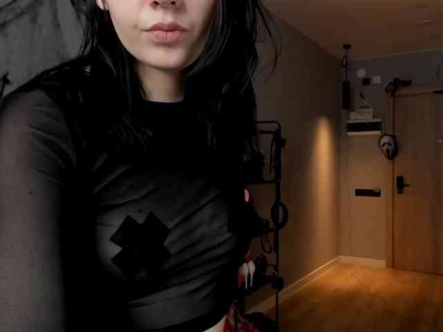 Anna-Darkness webcam