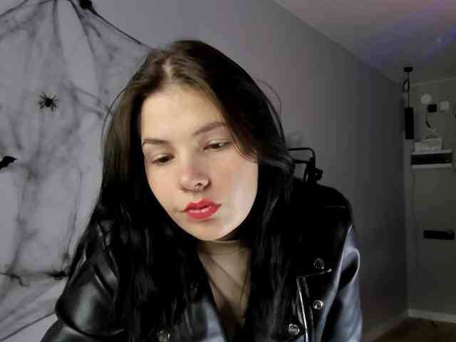 Anna-Darkness webcam