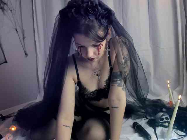 Anna-Darkness webcam