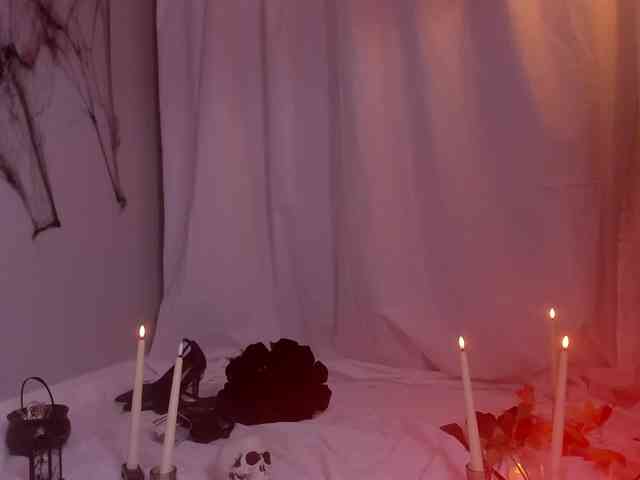 Anna-Darkness webcam