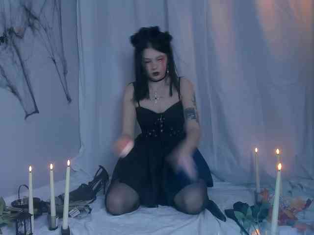 Anna-Darkness webcam