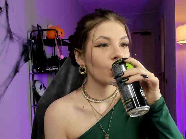 Anna-Darkness webcam