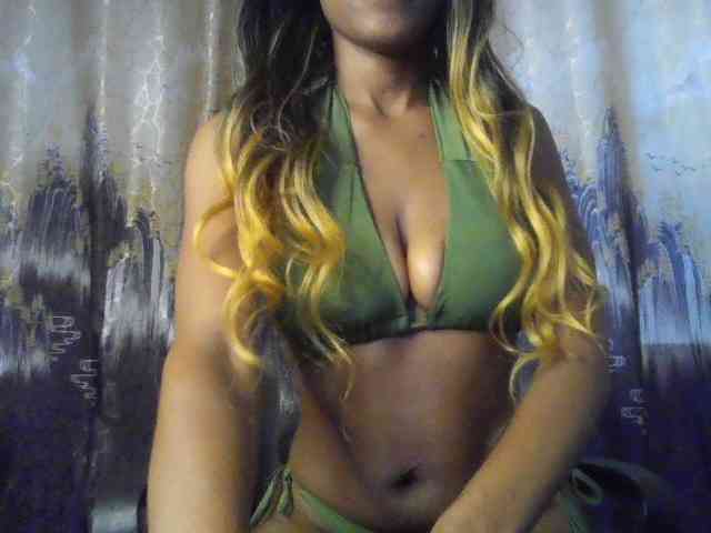 HappyLoverxo webcam