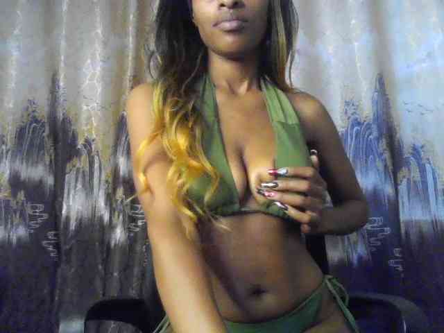 HappyLoverxo webcam