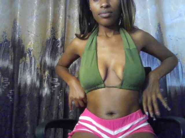 HappyLoverxo webcam