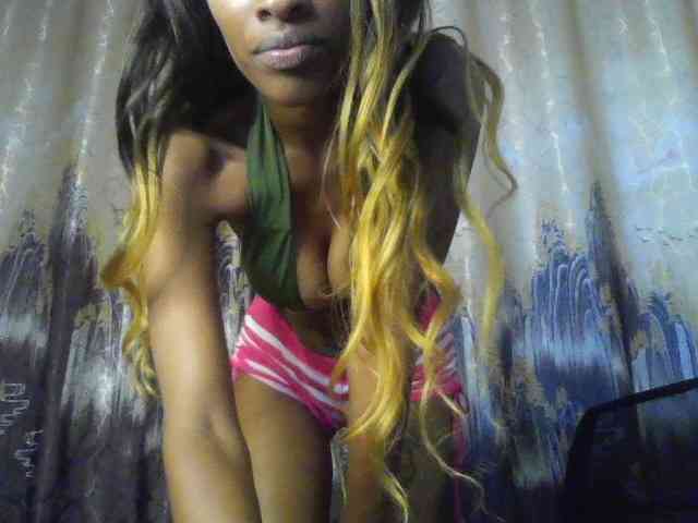 HappyLoverxo webcam