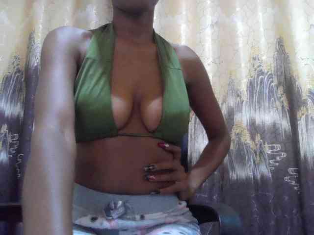 HappyLoverxo webcam