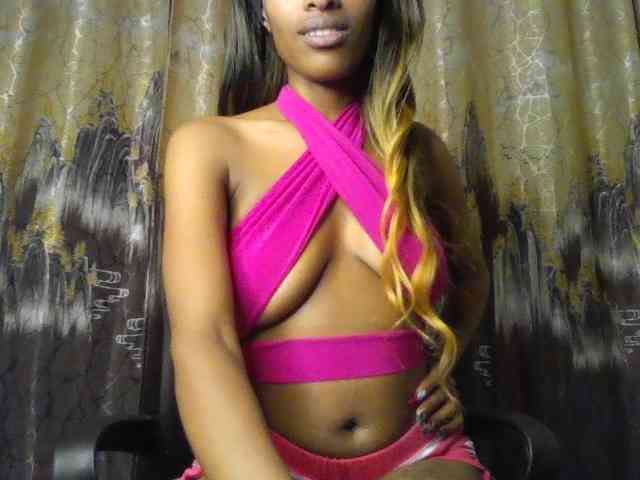 HappyLoverxo webcam