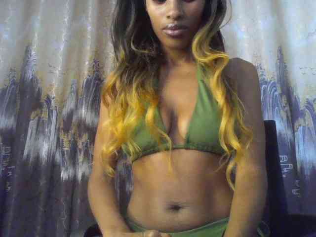HappyLoverxo webcam