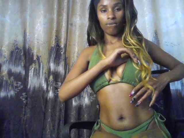 HappyLoverxo webcam