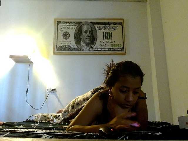 Samantha-kaneg webcam