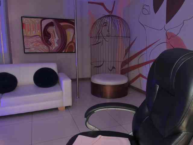 MiaFarrell webcam