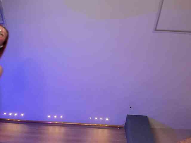 MiaFarrell webcam