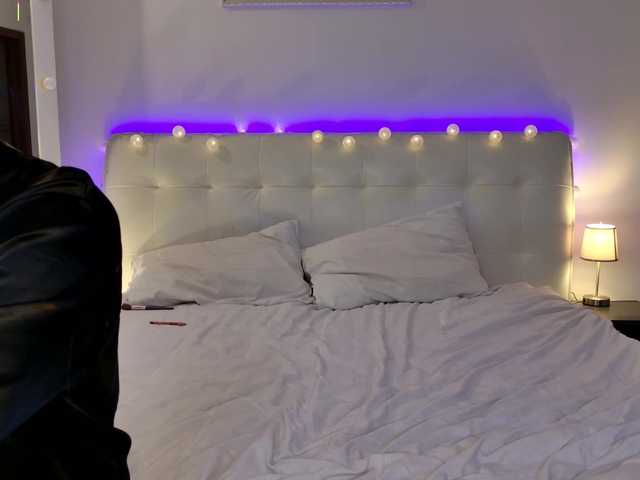 Vai a chattare su LustElise LustElise