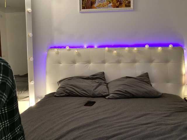 Vai a chattare su LustElise LustElise