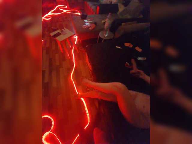 Accedi alla chat con il nickname KosmosAndPingvin KosmosAndPingvin