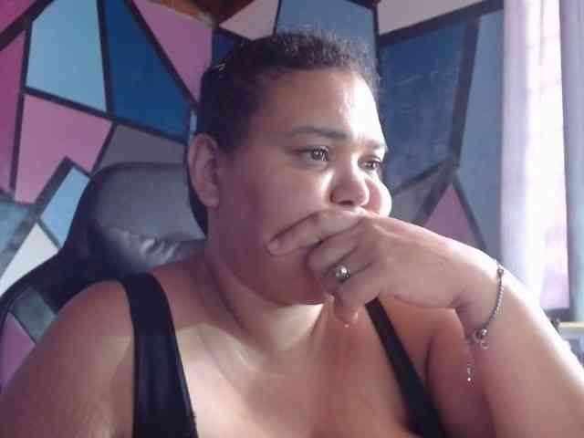 beautifulchubbyqueen webcam