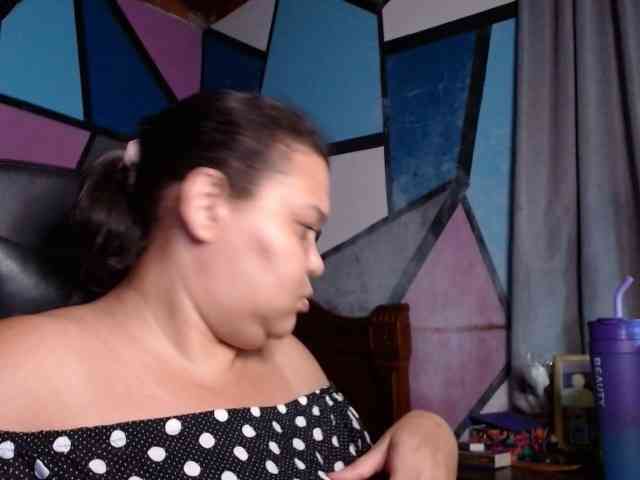 beautifulchubbyqueen webcam