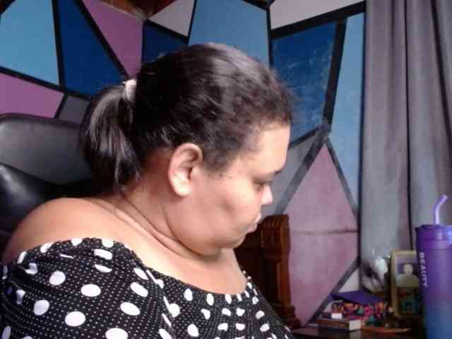 beautifulchubbyqueen webcam