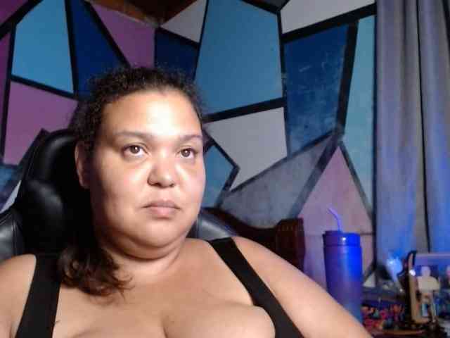 beautifulchubbyqueen webcam