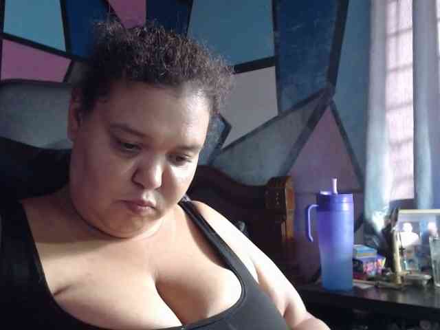 beautifulchubbyqueen webcam