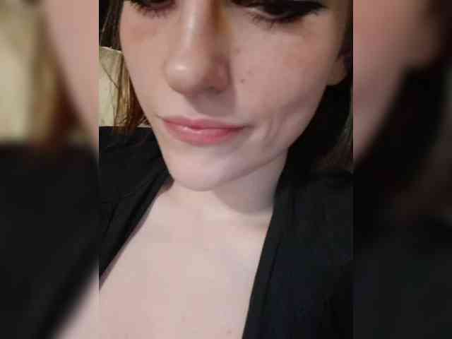 Moonlitmiragea webcam