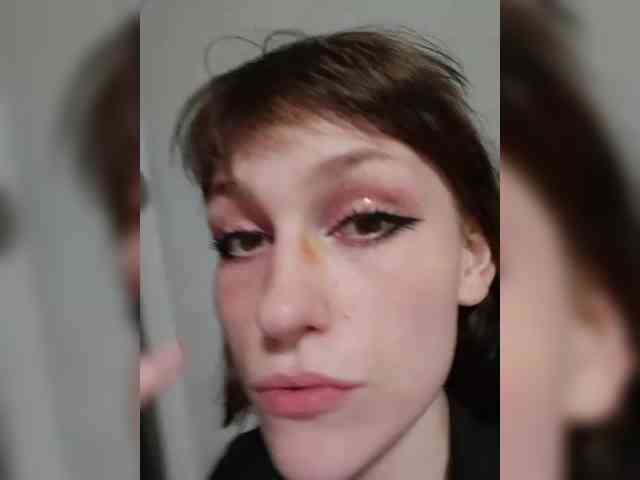 Moonlitmiragea webcam