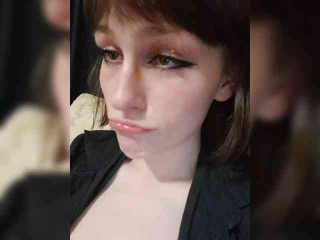 Moonlitmiragea webcam