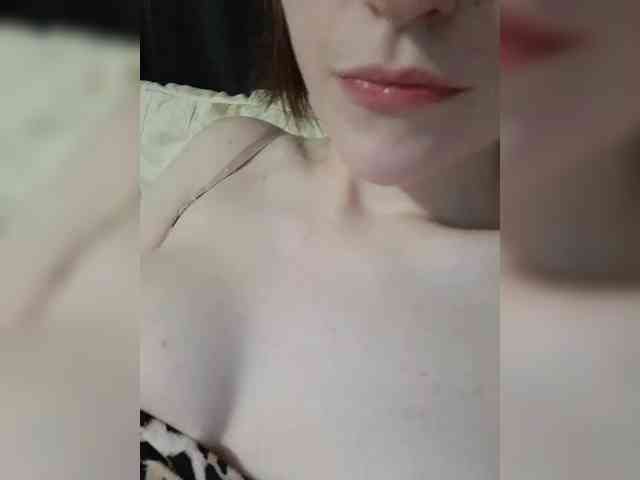 Moonlitmiragea webcam