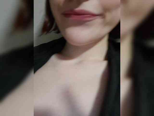 Moonlitmiragea webcam