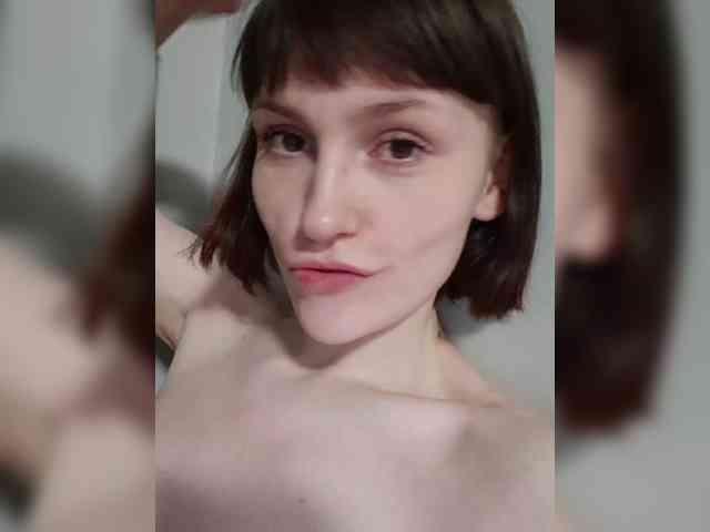 Moonlitmiragea webcam