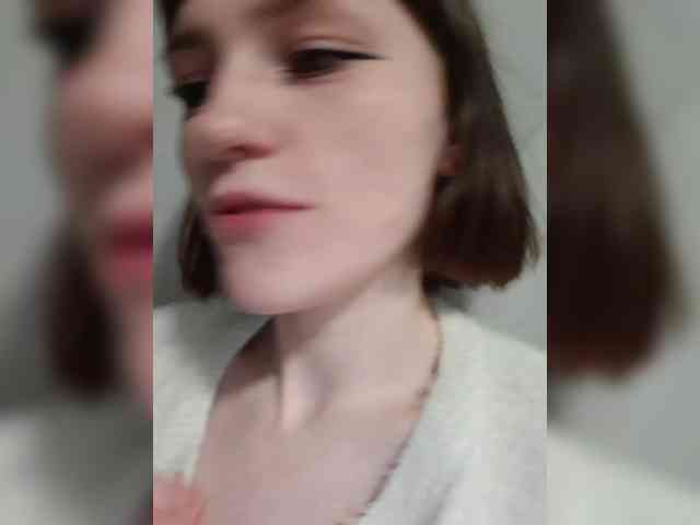 Moonlitmiragea webcam