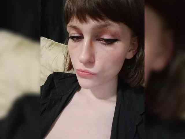 Moonlitmiragea webcam