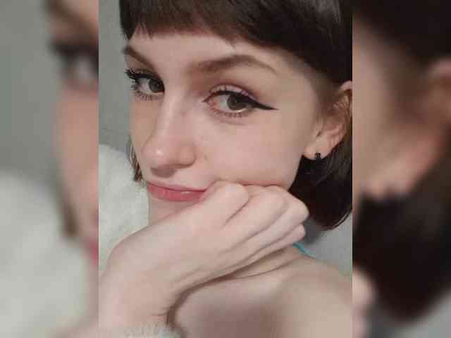 Moonlitmiragea webcam