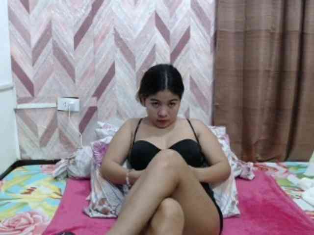 Kira-Rosse201 webcam