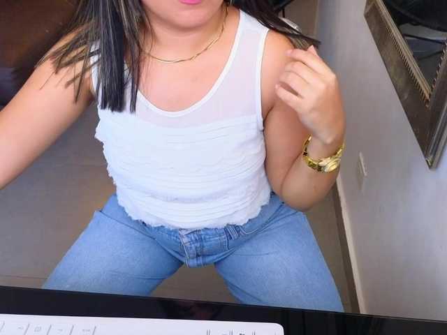 Gratis Live Sexcam mit Sharlotte-Milk Sharlotte-Milk