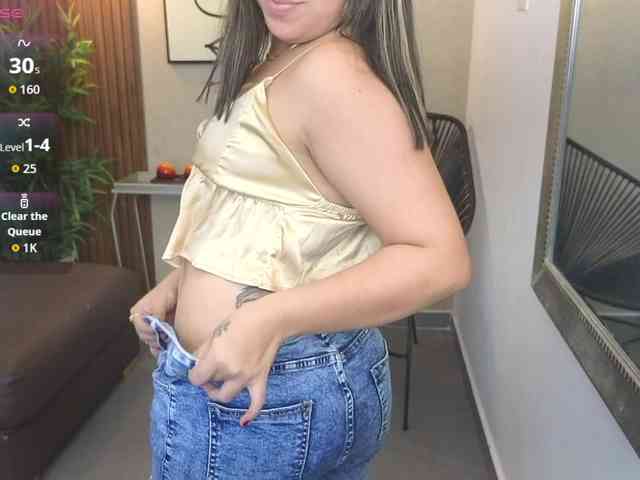 Sharlotte-Milk webcam