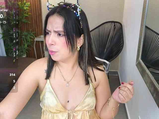 Sharlotte-Milk webcam