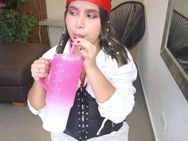 Sharlotte-Milk webcam