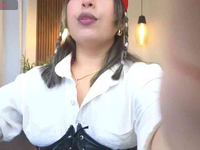 Sharlotte-Milk webcam