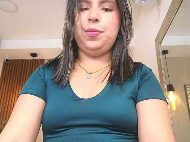 Sharlotte-Milk webcam