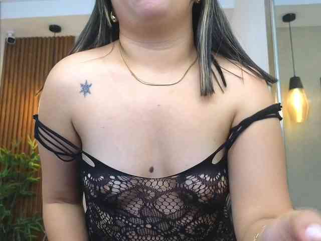 Sharlotte-Milk webcam