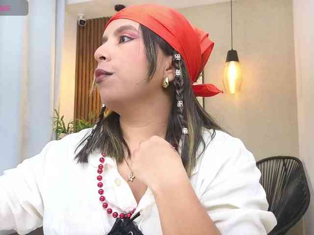 Sharlotte-Milk webcam